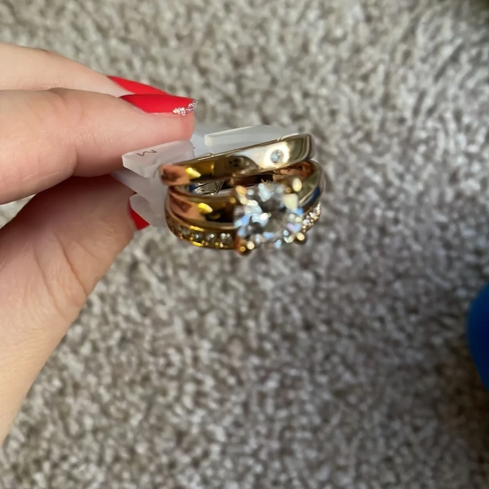 Two beautiful  fashion rings for the price of one ❤️